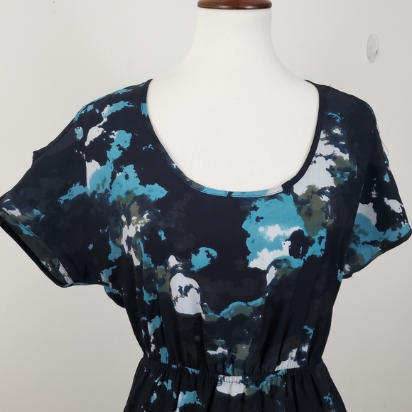 UO Silence + Noise Cold Shoulder Dress - Picture 4 of 15